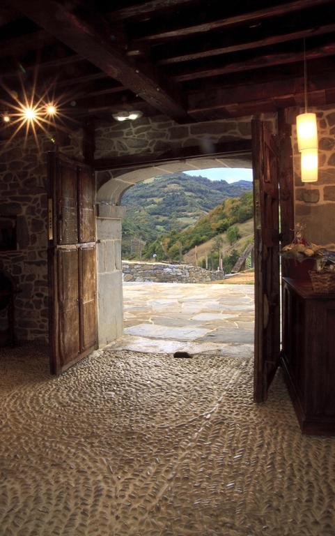 Отель Casona De El Castaniu Серрапио Экстерьер фото