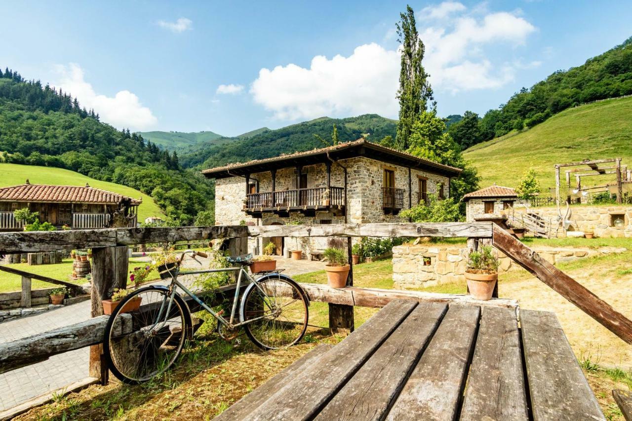 Отель Casona De El Castaniu Серрапио Экстерьер фото